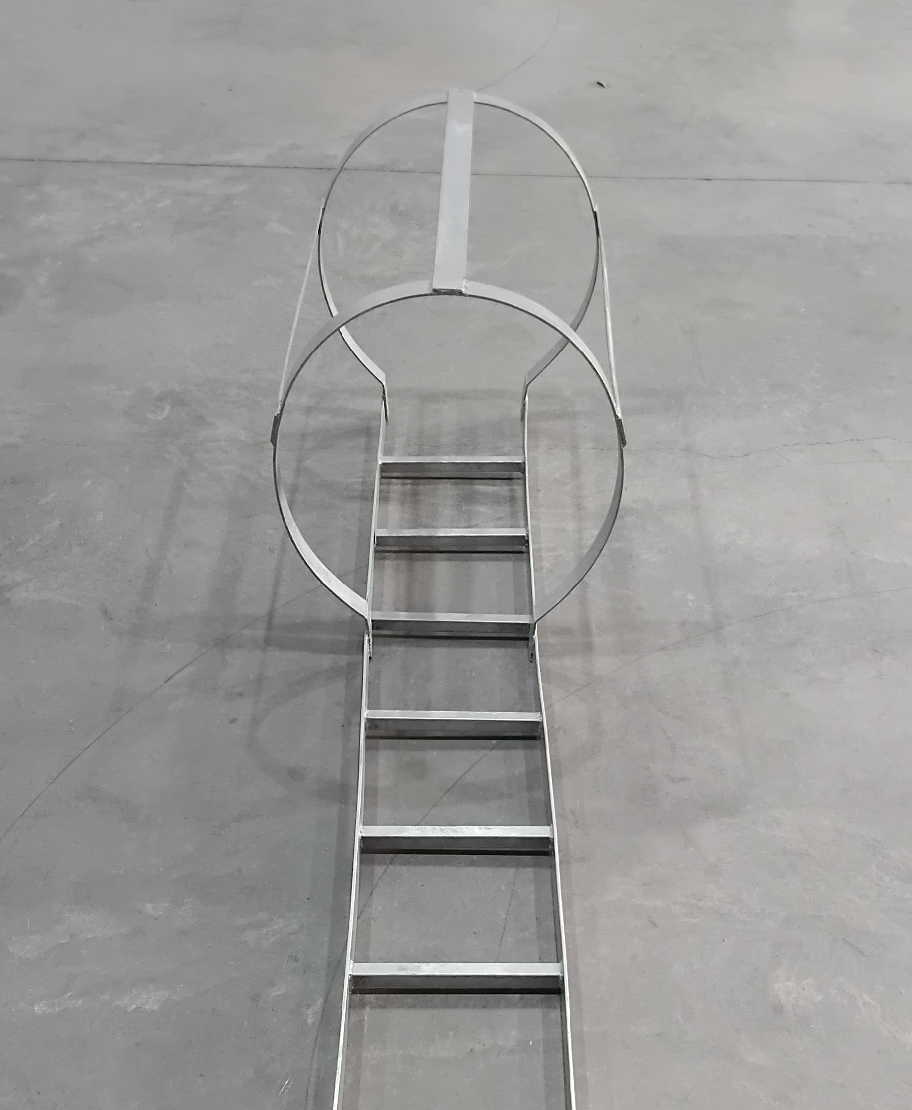 Reservoir external ladder